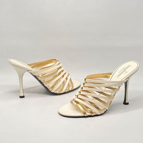 Rockstud leather sandals in green - Valentino Garavani  Valentino Garavani Rockstud Strappy Sandals Size 36